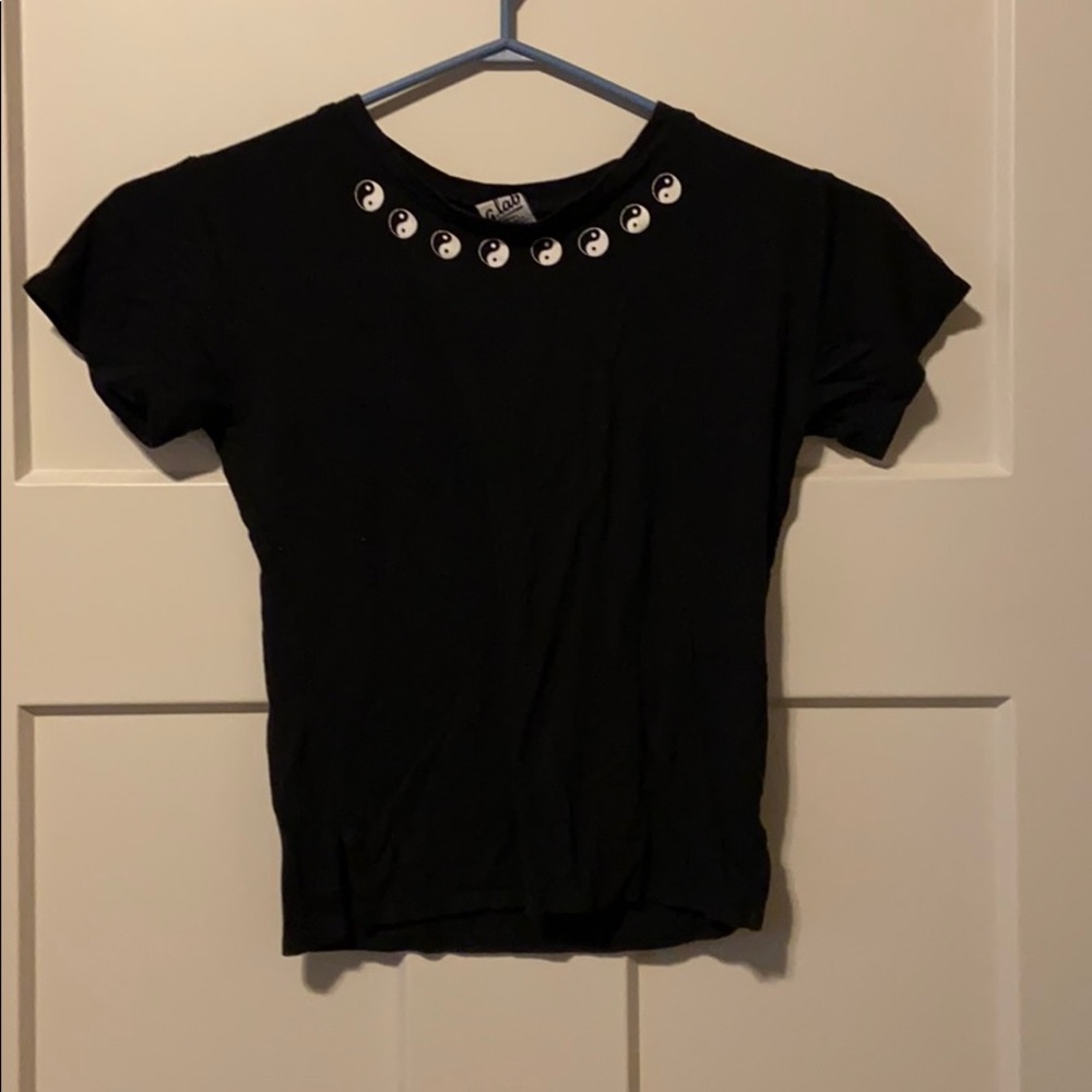 black yin and yang tee